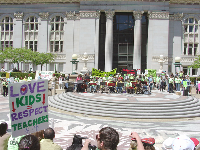 oaklandteacherstrike_0429101227_1.jpg 