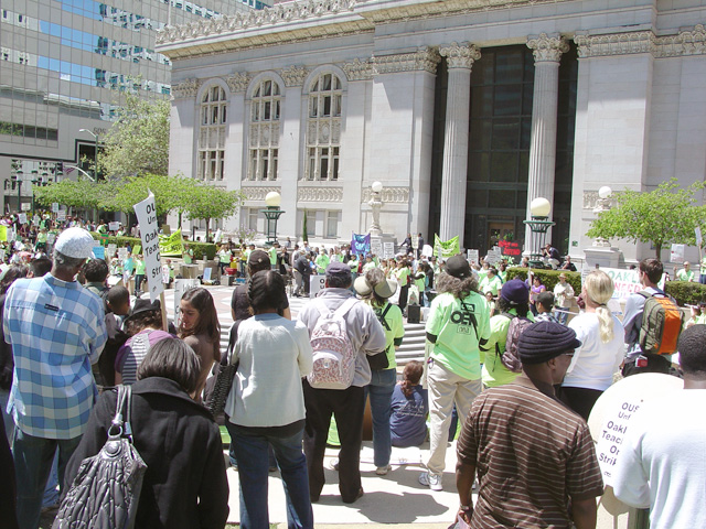 oaklandteacherstrike_0429101307.jpg 
