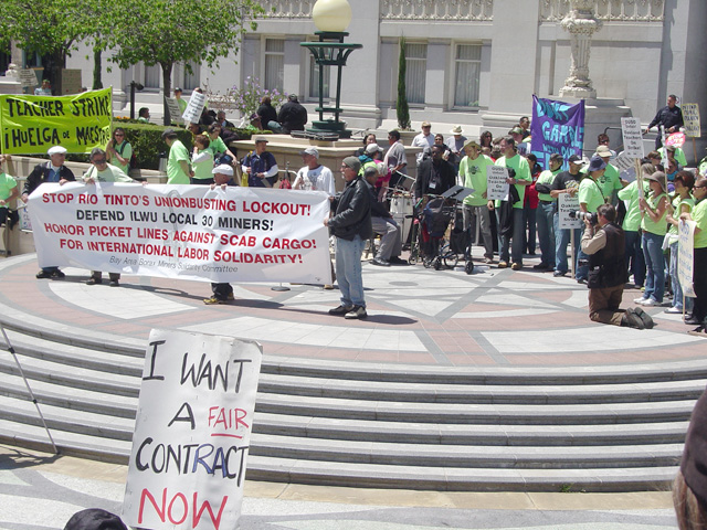 oaklandteacherstrike_0429101309_3.jpg 