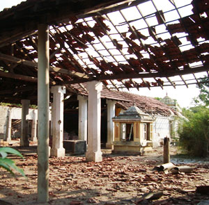 mullivaikkal_ganesha_temple_was_damaged_due_to_shelling..jpg 