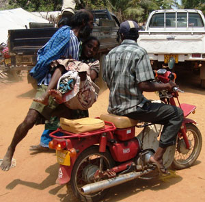situation_report_8th_may_2009_shells_explode_among_civilians_waiting_for_food__more_than_100_killed.jpg 