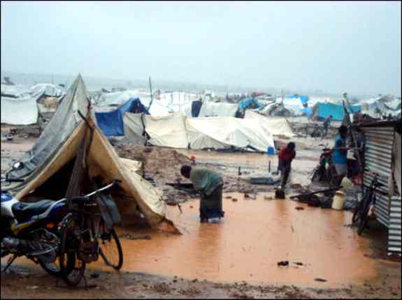 flooded_idp_camps_in_srilanka.jpg 