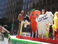 sf-pride-peta-animal_protection-vegetarian_community_contingent-062611_-_58.jpg