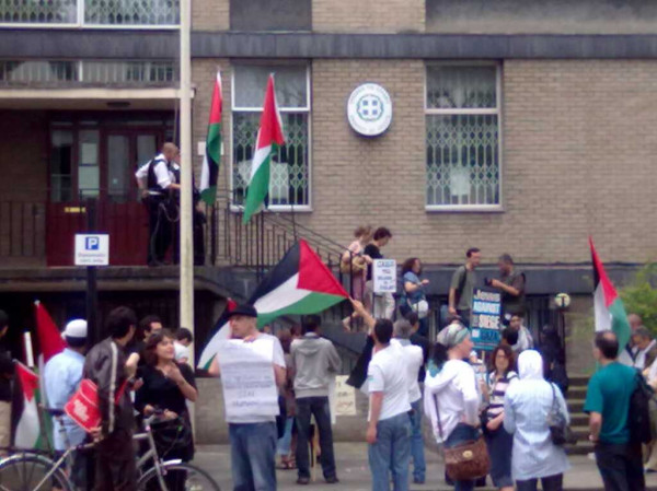 13_greekembassylondonprotest336081739.jpg 
