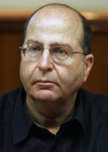 moshe_ya_alon.jpg 
