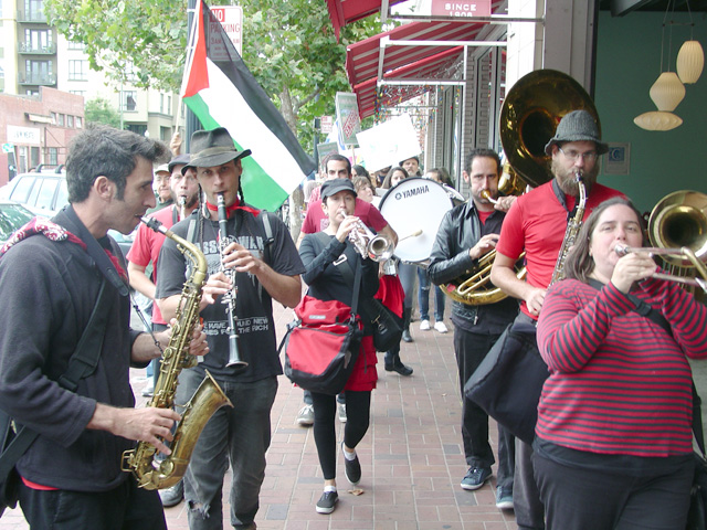 meca-gazachildren-opening_092411-01.jpg 