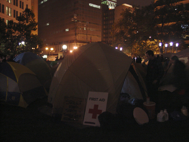 occupyoakland_day001_101011225938.jpg 