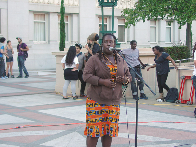 occupyoakland_day004-music_101311173503.jpg 