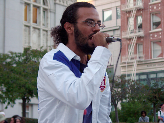 occupyoakland_day004-music_101311181420.jpg 