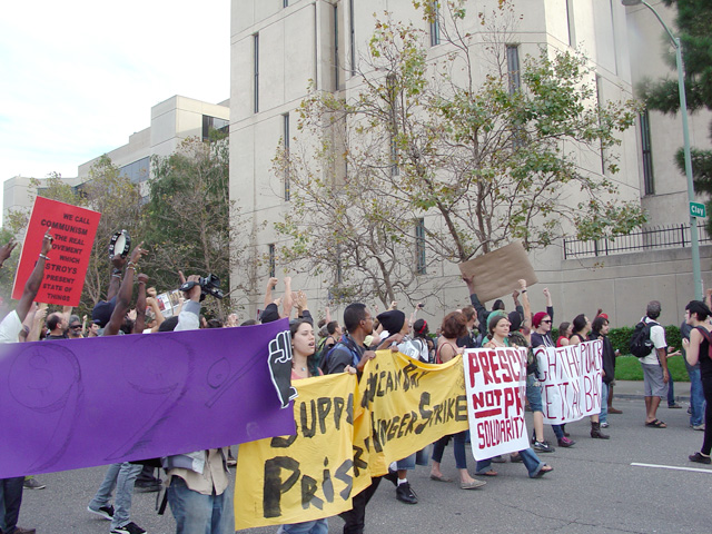 occupyoakland_day005_101411165146.jpg 