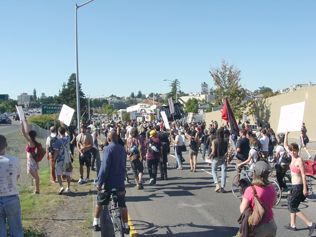 occupyoakland_day013-march_102211141538.jpg 