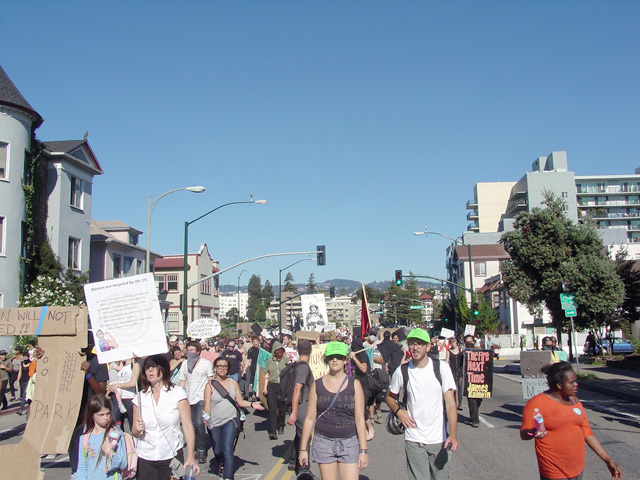 occupyoakland_day013-march_102211144657.jpg 