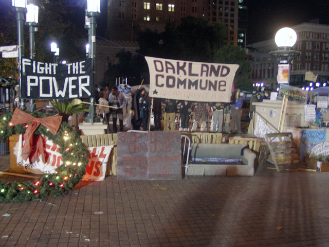 occupyoakland-day016-raid-102511044520.jpg 