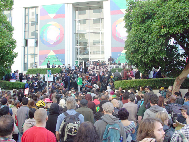 occupyoakland-day016-libraryandmarch-102511162751.jpg 