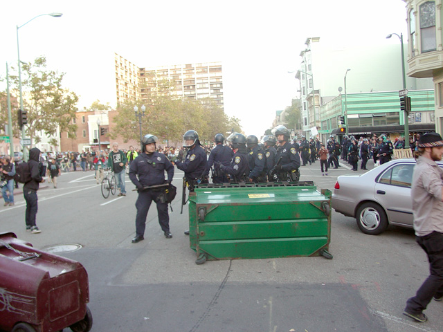 occupyoakland-day016-libraryandmarch-102511175727.jpg 