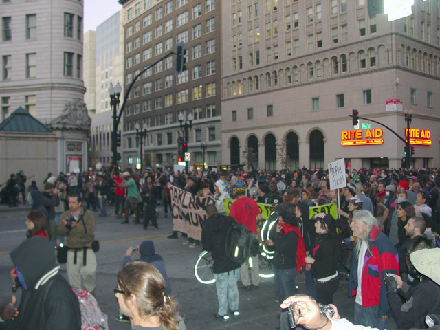 occupyoakland-day016-libraryandmarch-102511181902.jpg 