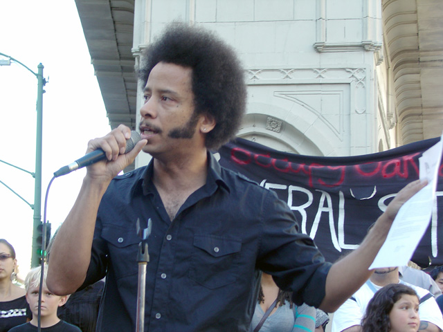 occupyoakland__day022-strikepressconf_10311114.jpg 