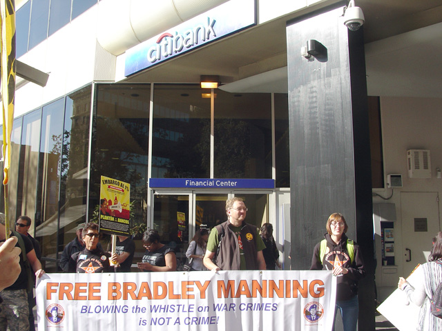 occupyoakland_generalstrike-morning_110211110252.jpg 