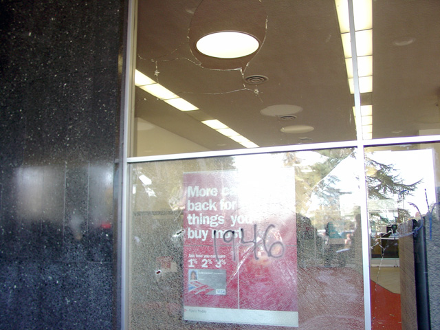 occupyoakland_generalstrike-anticapmarch_110211145042.jpg 