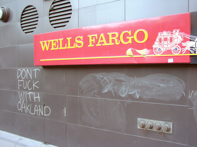 occupyoakland_generalstrike-anticapmarch_110211151922.jpg 