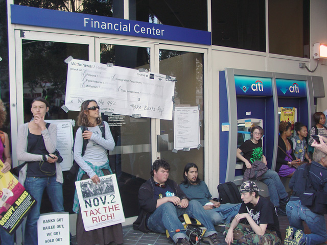 occupyoakland_generalstrike-afternoon_110211152649.jpg 