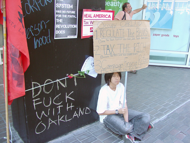 occupyoakland_generalstrike-afternoon_110211153016.jpg 