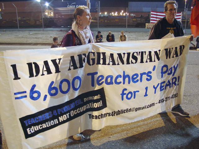 occupyoakland_generalstrike-port_110211193816.jpg 