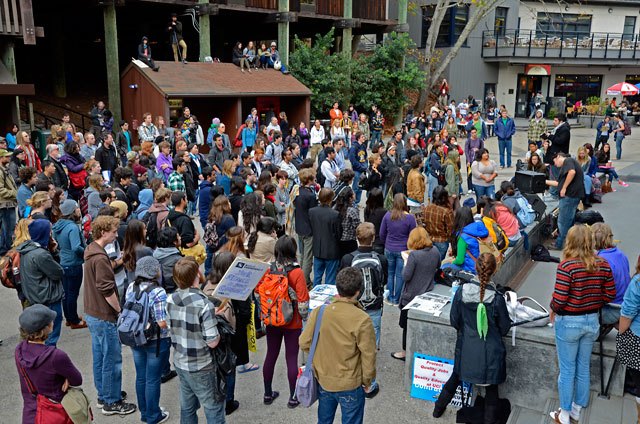 hahn-occupation-ucsc-november-28-2011-3.jpg 