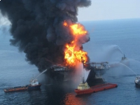 oil_rigs_burning.jpeg