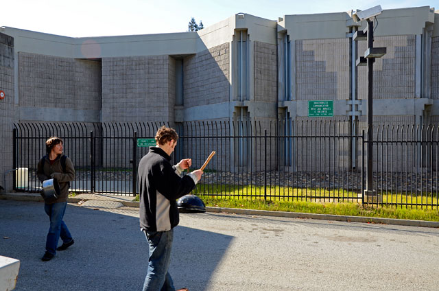 jail-solidarity-occupy-santa-cruz-4-january-18-2012.jpg 