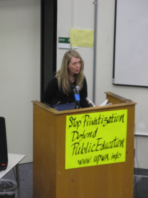 640_carroll__kathleen_at_upwa_conference.jpg 