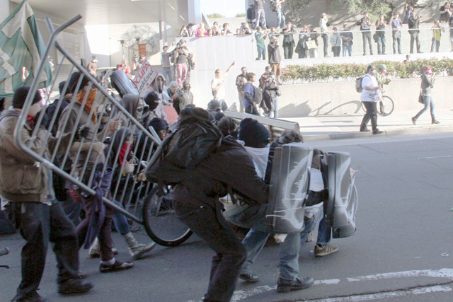 occupyoakland-day111-moveinday_012812151631.jpg 