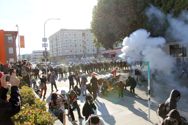 occupyoakland-day111-moveinday_012812152353.jpg 