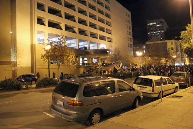 occupyoakland-day111-moveinday_012812182721.jpg 