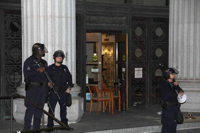 occupyoakland-day111-moveinday_012812193120.jpg 