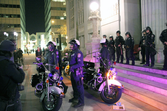 occupyoakland-day111-moveinday_012812194321.jpg 