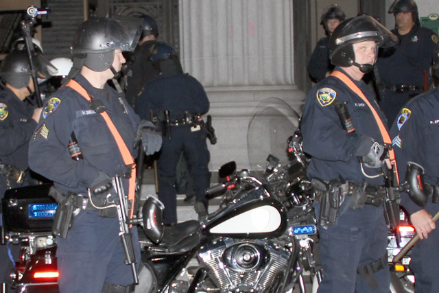 occupyoakland-day111-moveinday_012812195652.jpg 