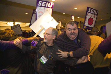 labor_notes_seiu_attack.gif 