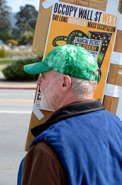 tax-day-occupy-monterey-april15-2012-10.jpg 