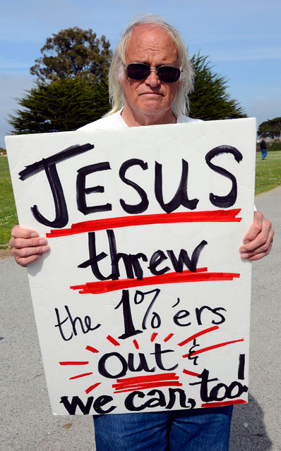 tax-day-occupy-monterey-april15-2012-6.jpg 