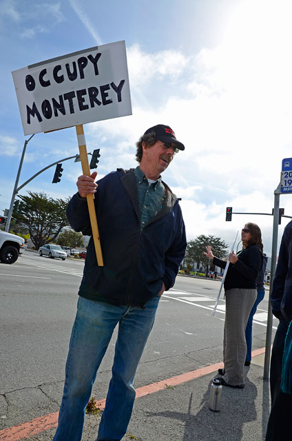 tax-day-occupy-monterey-april15-2012-7.jpg 