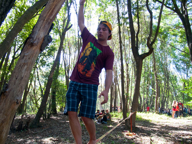 slacklining-bob-marley_4-20-12.jpg 