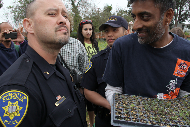 120422_occupythefarm_182.jpg 