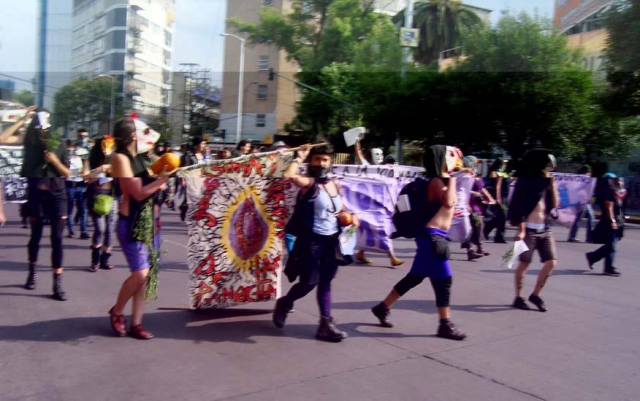 640_pussy_riot_protest_2.jpg