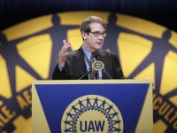 uaw_king_at_june2010_convention.jpeg