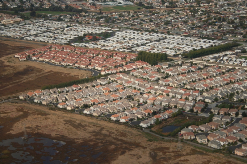 800_california_suburb-isp4185444small.jpg 