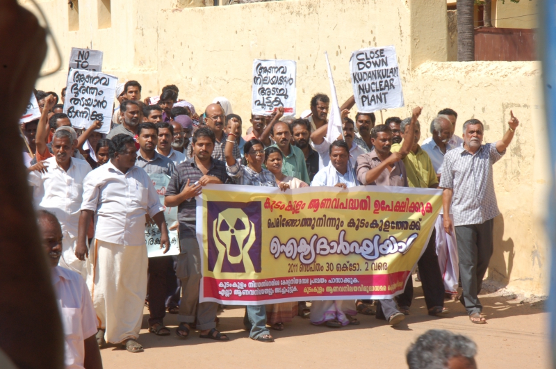 800_nuclear-power-protest.jpg 