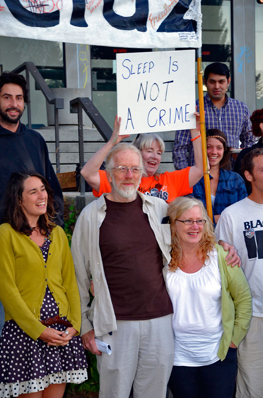 ed-frey-diana-wilson-vigil-occupy-santa-cruz-august-7-2012-5.jpg 