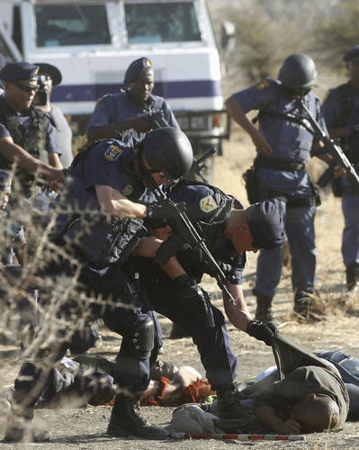 sa_miners_killed_by_black_and_white_cops_1.jpg 