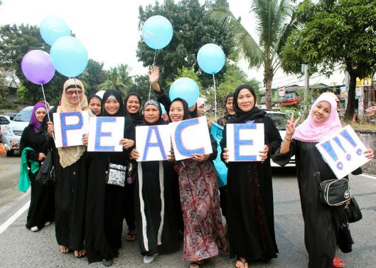 2012-anak-mindanao-bangsamoro-women.jpg 